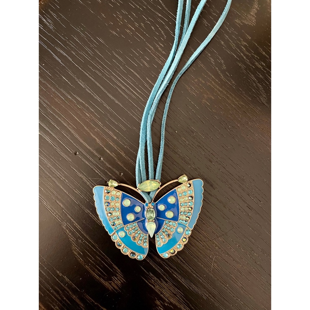 NWOT BUTTERFLY NECKLACE